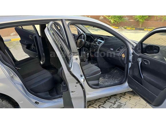 Sahibinden Renault Megane 1.4 Authentique 2004 Model 