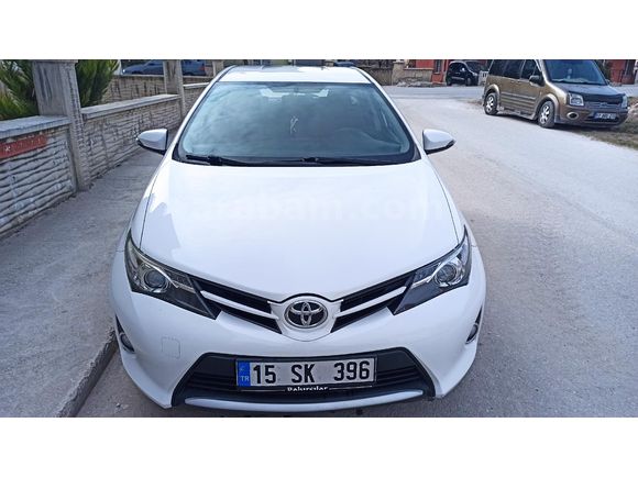 Sahibinden Toyota Auris 1.33 Life 2014 Model Afyonkarahisar 81300 km Beyaz