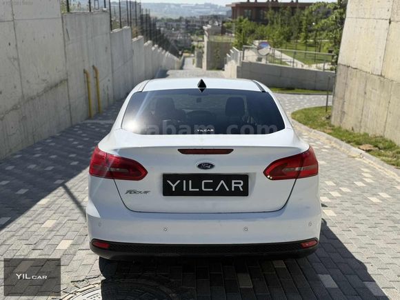 YIL CAR'dan 2017 FORD FOCUS III+1.5 TDCİ+TITANIUM+OTOMATİK PARK