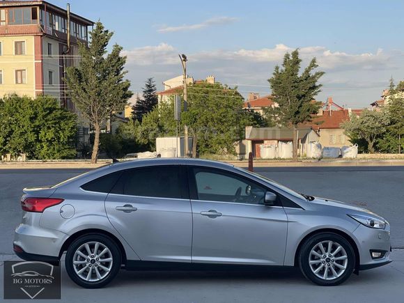2017 FORD FOCUS 1.5 TDCİ TİTANİUM X LED MATRİX FAR OTOMATİK PARK