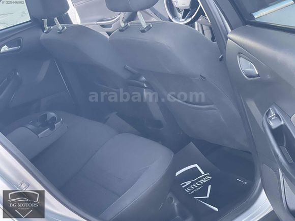 2017 FORD FOCUS 1.5 TDCİ TİTANİUM X LED MATRİX FAR OTOMATİK PARK