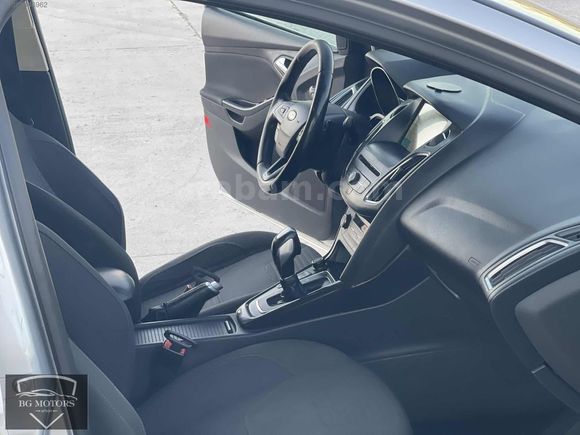 2017 FORD FOCUS 1.5 TDCİ TİTANİUM X LED MATRİX FAR OTOMATİK PARK
