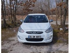 Sahibinden Hyundai Accent Blue 1.4 CVVT Mode Plus 2014 Model  126 km Beyaz