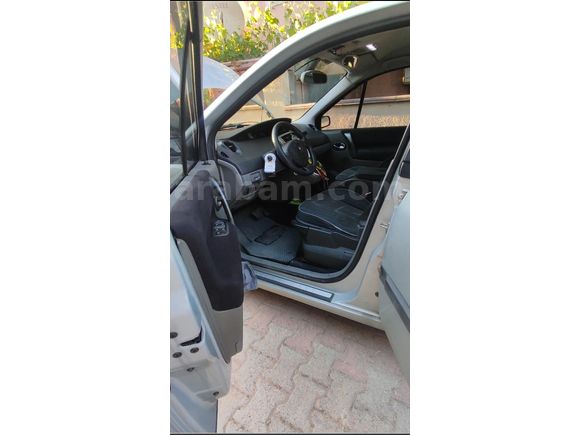 Sahibinden Renault Scenic 1.6 Dynamique 2004 Model  Otomatik