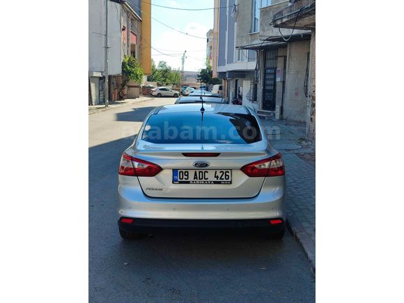 2013 FORD TİTANİUM 167.000 km HATASIZ DEGİSENSİZ 1 PARÇA BOYALI BAKIMLI