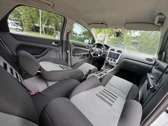 2011 FORD FOCUS COLLECTİON PAKET EMSALSİZ TEMİZLİKTE