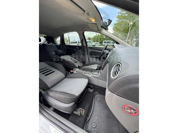 2011 FORD FOCUS COLLECTİON PAKET EMSALSİZ TEMİZLİKTE