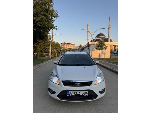 2011 FORD FOCUS COLLECTİON PAKET EMSALSİZ TEMİZLİKTE