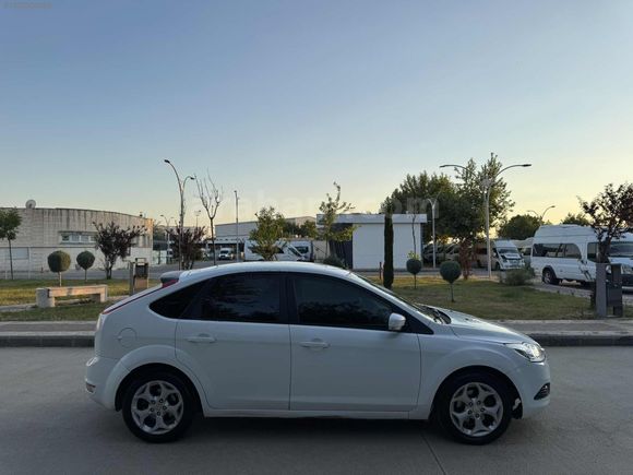 2011 FORD FOCUS COLLECTİON PAKET EMSALSİZ TEMİZLİKTE