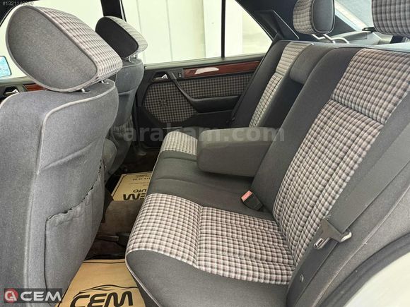 CEM AUTO'DAN MERCEDES-BENZ E220 CLASSİC ORJİNAL OTOMATİK