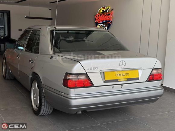 CEM AUTO'DAN MERCEDES-BENZ E220 CLASSİC ORJİNAL OTOMATİK