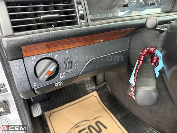 CEM AUTO'DAN MERCEDES-BENZ E220 CLASSİC ORJİNAL OTOMATİK