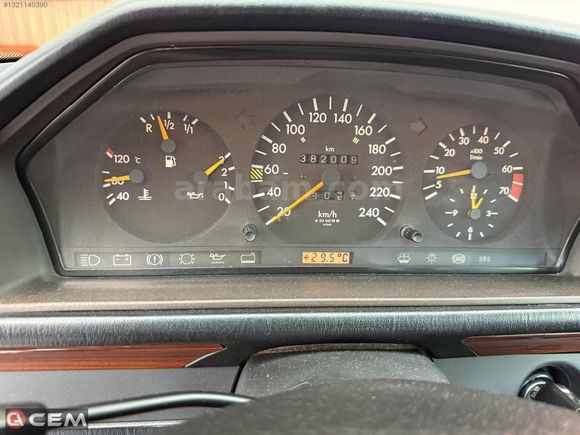 CEM AUTO'DAN MERCEDES-BENZ E220 CLASSİC ORJİNAL OTOMATİK