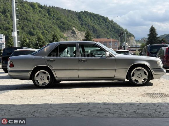 CEM AUTO'DAN MERCEDES-BENZ E220 CLASSİC ORJİNAL OTOMATİK