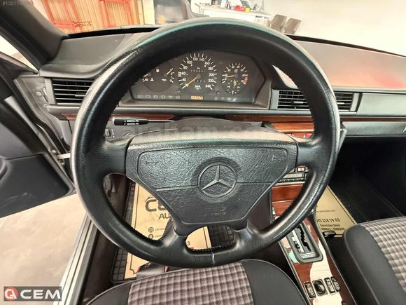 CEM AUTO'DAN MERCEDES-BENZ E220 CLASSİC ORJİNAL OTOMATİK
