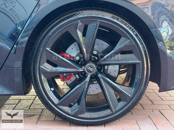 VEGAS MOTORS-2021 AUDI RS6 SERAMİK A.AKS B&O EVENTURİ AKRAPOVİC