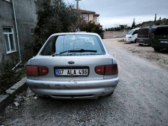 Sahibinden Ford Escort 1.8 CLX 1995 Model