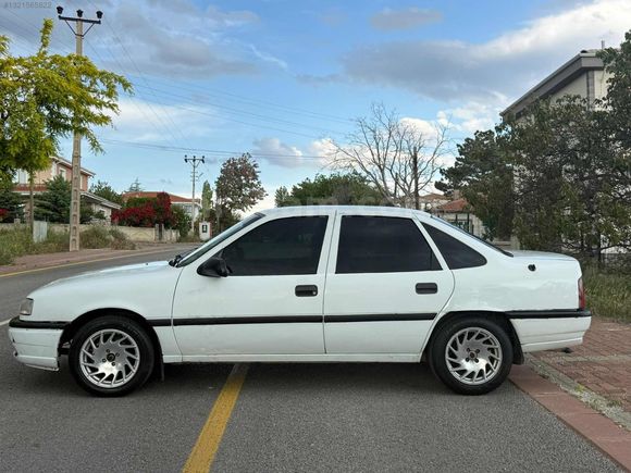 92 MODEL VECTRA A KASA 2.0 16 VALF