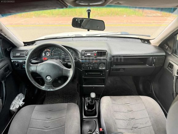 92 MODEL VECTRA A KASA 2.0 16 VALF