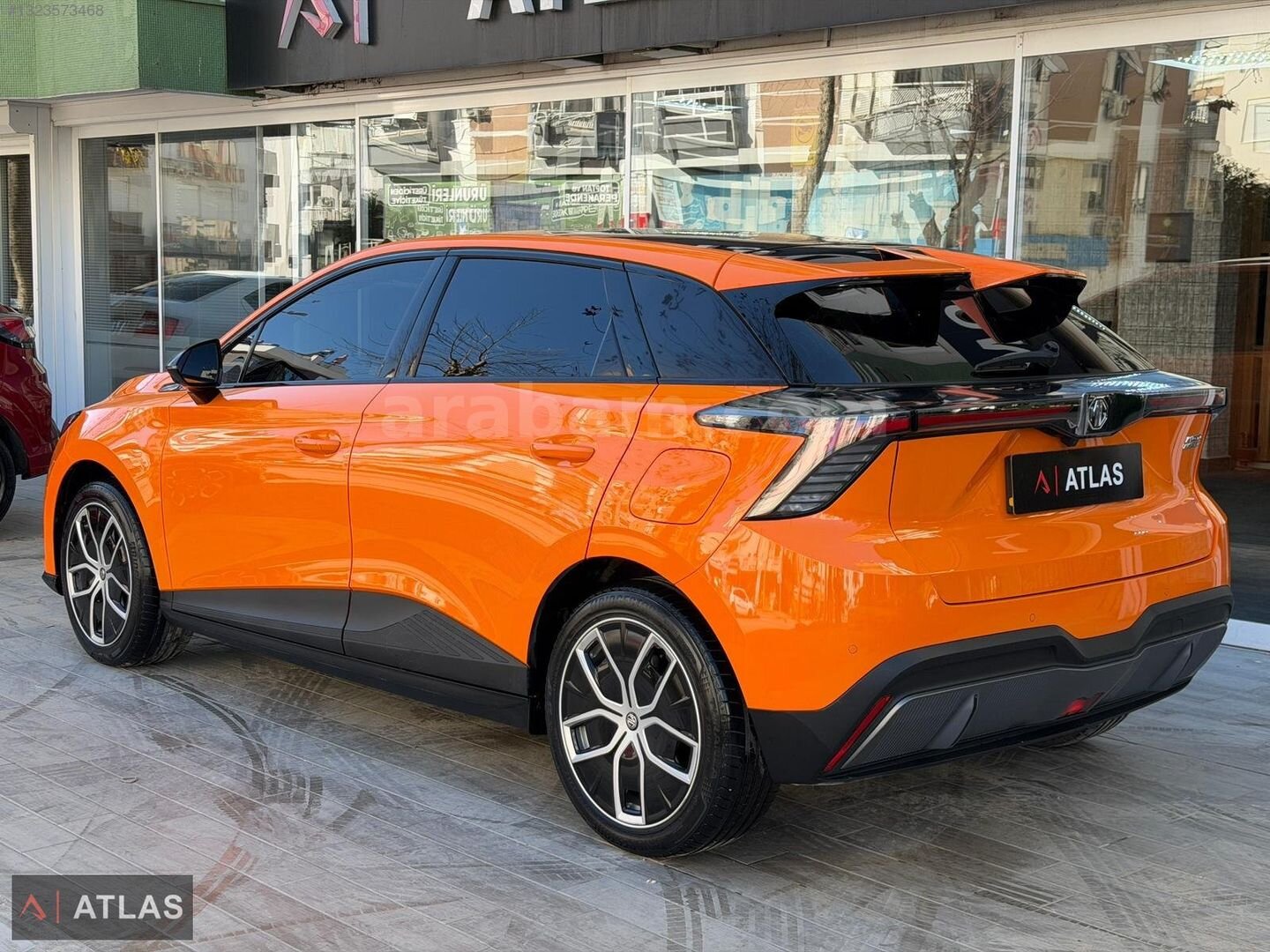 Galeriden MG MG4 Luxury 2023 Model Antalya 33.000 km Turuncu 4