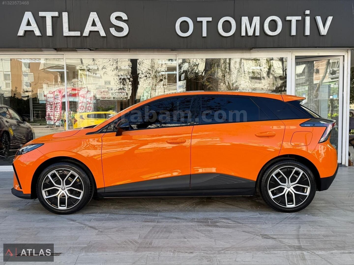 Galeriden MG MG4 Luxury 2023 Model Antalya 33.000 km Turuncu 6