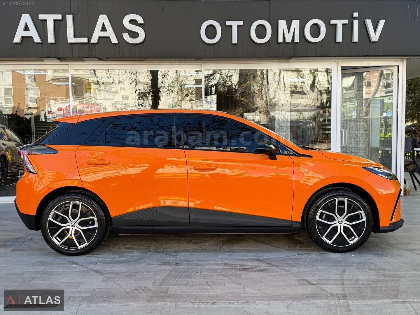 Galeriden MG MG4 Luxury 2023 Model Antalya 33.000 km Turuncu 7