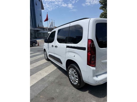 Sahibinden Opel Combo 1.5 CDTI Essential 2025 Model 