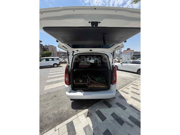 Sahibinden Opel Combo 1.5 CDTI Essential 2025 Model 