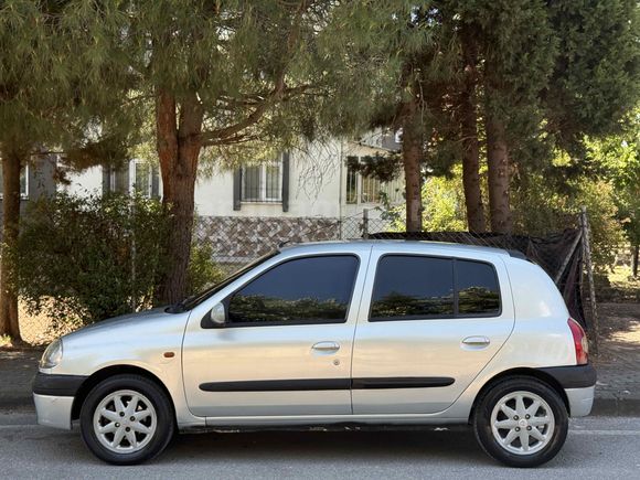 ÖZCAN AUTO’DAN klimalı Renault Clio 1.6 RXT  0-12 AY TAKSİT