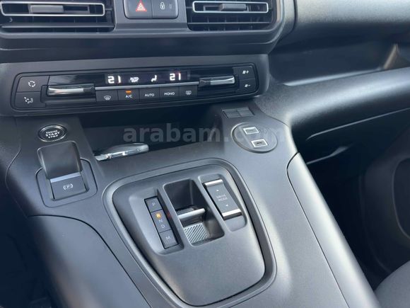 ESSA GARAGE 2025 16 BİN KM YEŞİL CAM TAVANLI HATASIZ