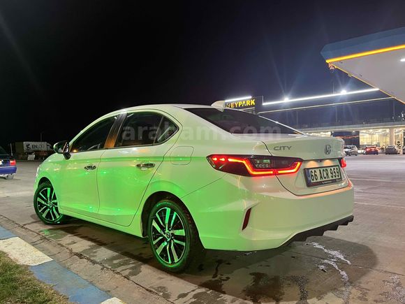 Doktordan satılık hatasız değişensiz 39 bin  km de Honda city