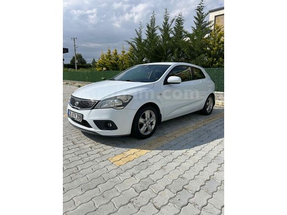 Sahibinden Kia Pro Ceed 1.6 CRDi Cool 2011 Model 