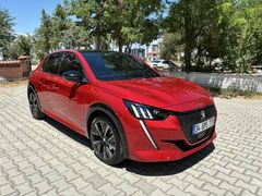 HATASIZ PEUGEOT 208 GT CAM TAVAN/NAVI/FOCAL