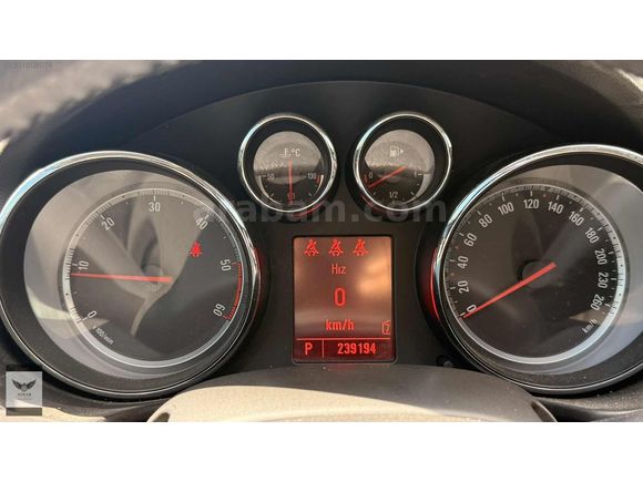 2011 MODEL OPEL INSIGNIA KREDİ KARTINA 12 TAKSİT