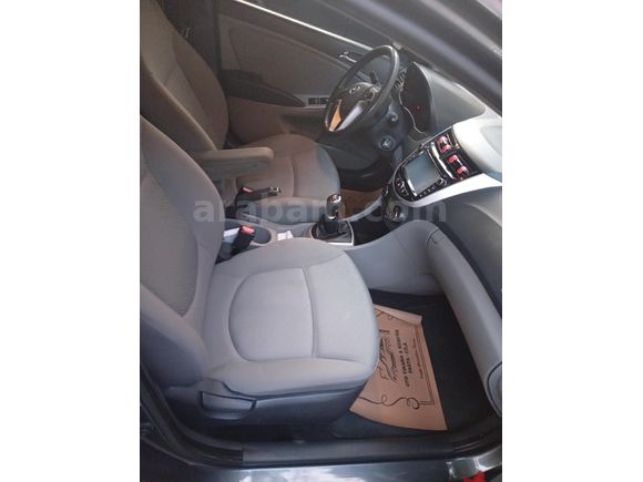 Sahibinden Hyundai Accent Blue 1.6 CRDI Prime 2012 Model İstanbul 106000km Füme