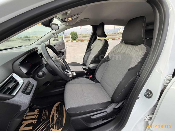 2023 CLİO 1.0 EVOLUTİON 1.0 TCE OTOMATİK 62.000 KM HATASIZ