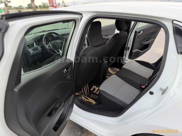 2023 CLİO 1.0 EVOLUTİON 1.0 TCE OTOMATİK 62.000 KM HATASIZ
