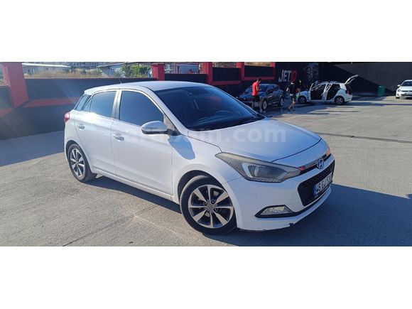 Sahibinden Hyundai i20 1.4 CRDi Style 2015 Model