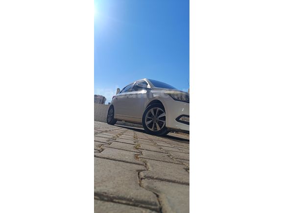 Sahibinden Hyundai i20 1.4 CRDi Style 2015 Model