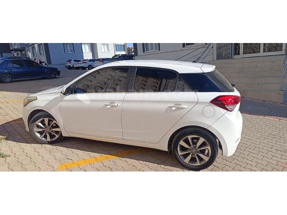 Sahibinden Hyundai i20 1.4 CRDi Style 2015 Model