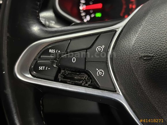 OTOMATİK 2020 RENAULT CLİO 1.3 TCE TOUCH EDC 101 BİNDE