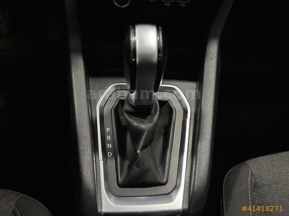 OTOMATİK 2020 RENAULT CLİO 1.3 TCE TOUCH EDC 101 BİNDE