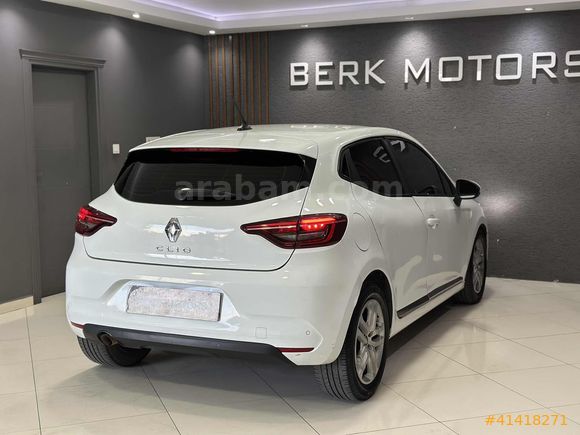 OTOMATİK 2020 RENAULT CLİO 1.3 TCE TOUCH EDC 101 BİNDE
