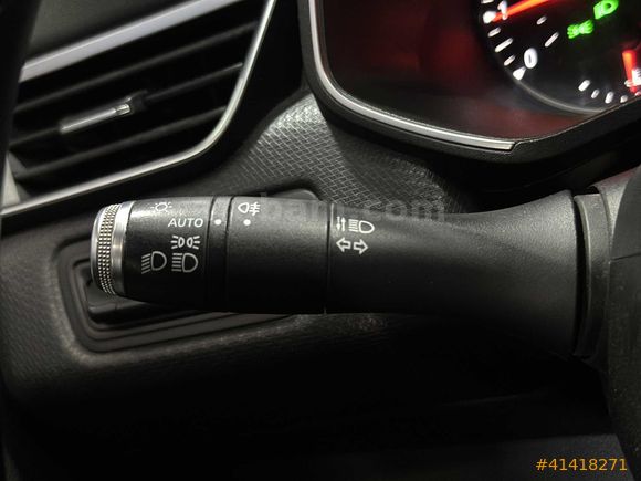 OTOMATİK 2020 RENAULT CLİO 1.3 TCE TOUCH EDC 101 BİNDE