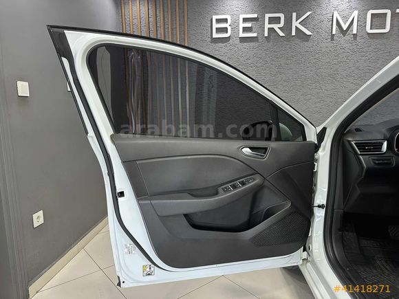 OTOMATİK 2020 RENAULT CLİO 1.3 TCE TOUCH EDC 101 BİNDE
