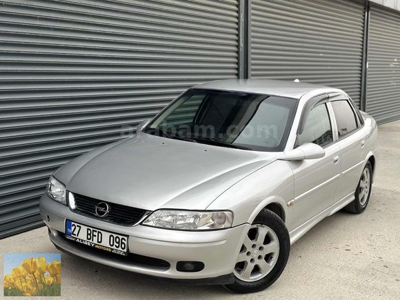 2000 MODEL TEMİZ VECTRA
