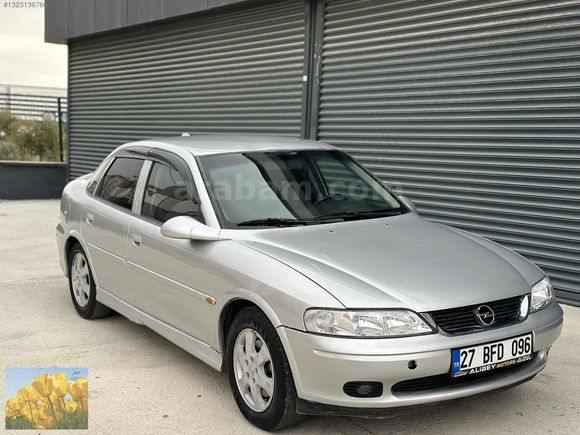 2000 MODEL TEMİZ VECTRA