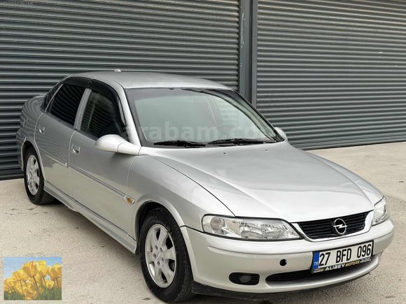 2000 MODEL TEMİZ VECTRA