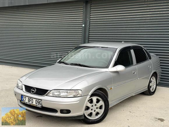 2000 MODEL TEMİZ VECTRA