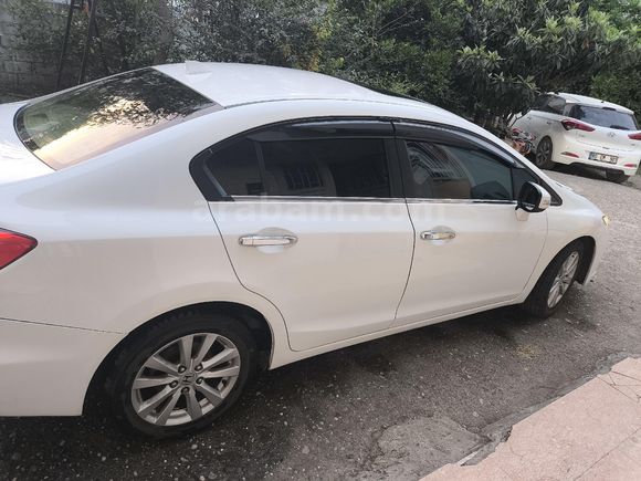 Sahibinden Honda Civic 1.6i VTEC Eco Elegance 2013 Model